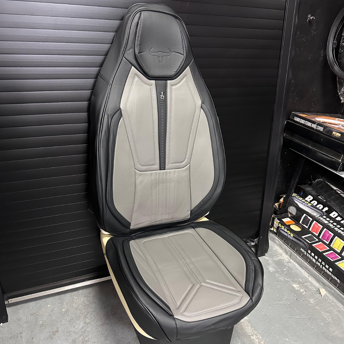 FORRO DE ASIENTO CUERINA BUTACA NEGRO CON GRIS - Image 2