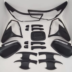 KIT COMPLETO NEGRO MATE HILUX ROCCO 2021 19PCS