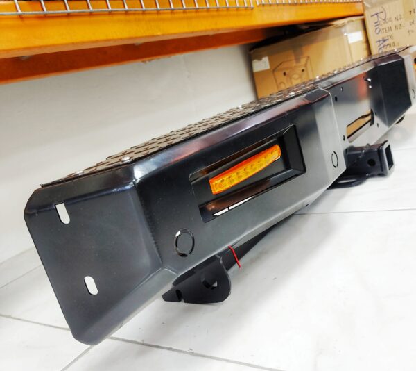 BUMPER TRASERO NP300 OF ROAD - Image 4