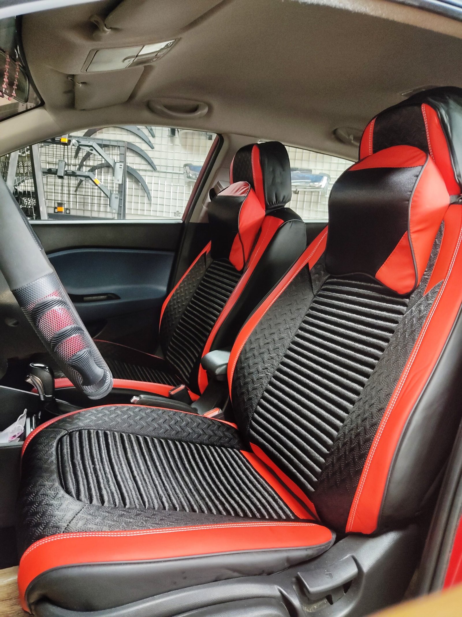 FORRO DE ASIENTO CUERINA-LINO ROJO/NEGRO - Image 2