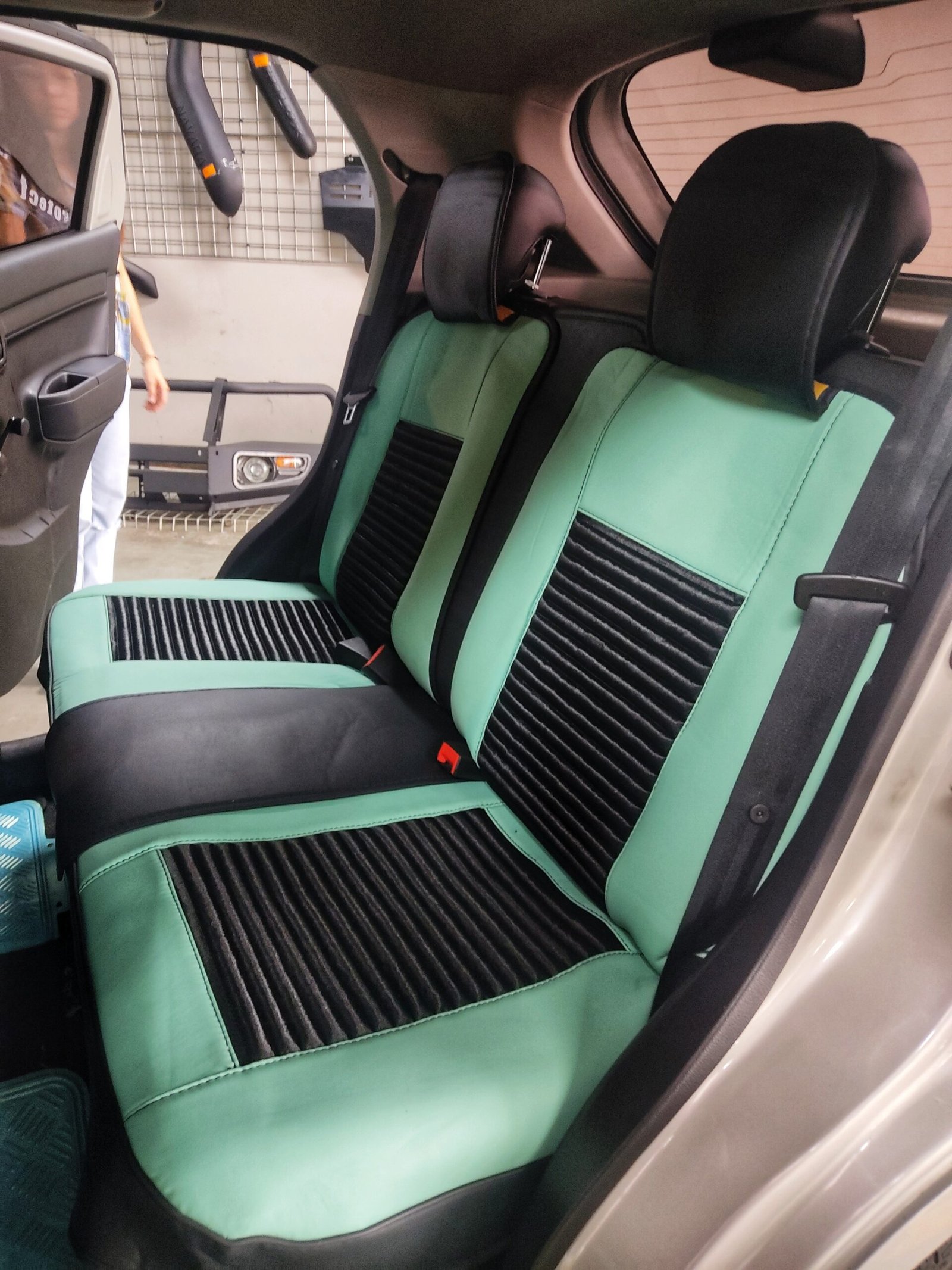 FORRO DE ASIENTO CUERINA-LINO CELESTE/NEGRO - Image 3