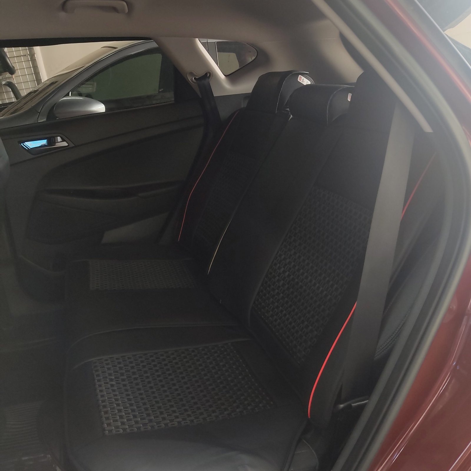 FORRO DE ASIENTO CUERINA-ICE SILK- NEGRO-ROJO - Image 2