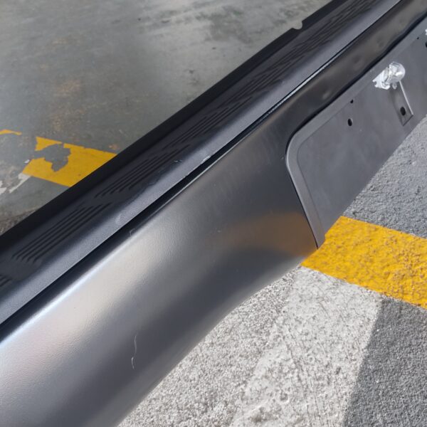 BUMPER TRASERO HILUX VIGO - Image 3