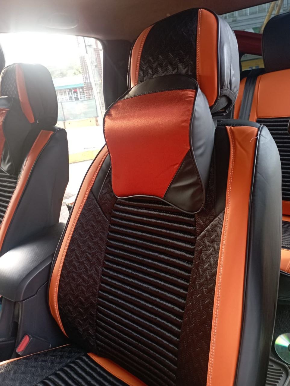 FORRO DE ASIENTO CUERINA-LINO NARANJA/NEGRO - Image 2